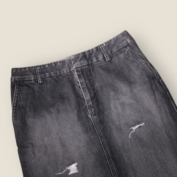 Banana Republic Denim Midi Skirt Women's Size 2 in Rinse Black Wash Distressed - Picture 2 of 10